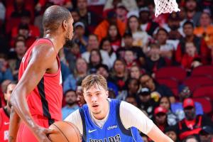 杜兰特谈弗拉格：我大学打4、5号位进联盟打2 调整初期确实不适应