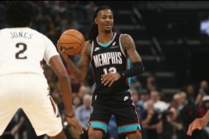 媒体人：灰熊当然想用莫兰特换大量首轮 但又脆又有前科有点费劲