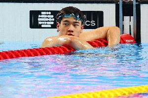 好险！全运会男子50米自由泳半决赛：潘展乐总成绩第八晋级决赛