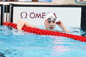 全运会女子50米蝶泳半决赛：余依婷、张雨霏、吴卿风顺利晋级决赛