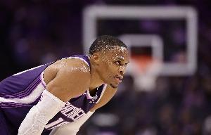 还是那个你！威少半场拿8分5板3助2断 总得分里程碑&历史第18