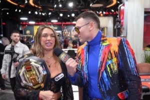 邓恩：原本以为张伟丽会赢得比赛 她是顶尖选手进名人堂十拿九稳