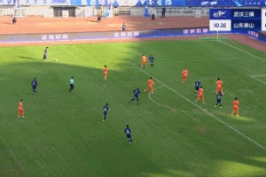 进球无效！达兰头球攻破王大雷十指关，裁判经VAR确认判越位在先