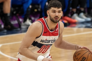 势如破竹！武克切维奇反击劈扣&惠特摩尔空接得手 奇才轰出14-0