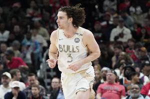 手还是凉的！吉迪半场5中1&罚球4中4拿到6分 另有6板4助2断