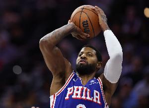 纳斯：第三节让乔治替补是为了匹配哈克斯 他是防哈克斯最佳人选