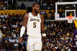 艾顿离场中锋怎么排？雷迪克：大家都做好了准备 我们选择足够多