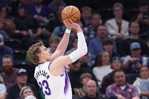 美记：爵士队希望得到奥萨尔成为马尔卡宁加盟活塞的障碍