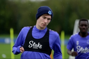 talkSPORT：多队关注詹姆斯·加纳，埃弗顿希望与球员续约