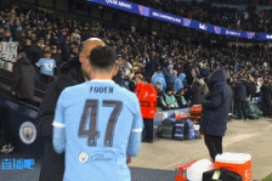 不跟你闹了！曼城下半场换上数名主力，福登 多库 奥赖利替补登场