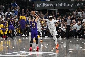 名记：湖人25年从浓眉+巴斯家族转变为巅峰卢卡+富老板 难以置信