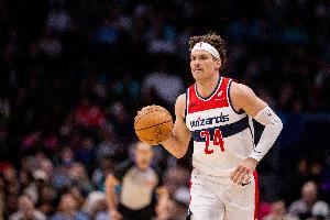 这是奇才队？奇才首节狂轰45分&三分前8投全中 基斯珀特16分！