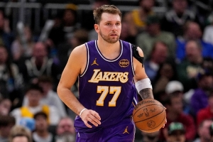 东契奇本赛季场均35.2分8.8板9.2助 获得MVP赔率暂列第三高