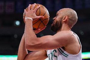 终结活塞13连胜！怀特：花园球馆就为这样的极致对决而生的