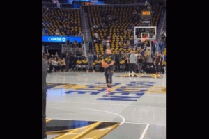 老粉已经开始流汗！库里赛前热身小试牛刀 logo三分两连中