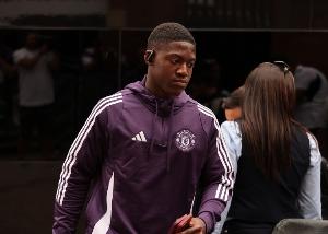 巴特：曼联在浪费梅努的天赋 若他在水晶宫踢球曼联会花大钱买他