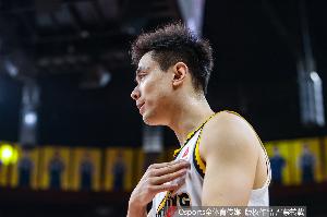 全运大腿拉伤离场！媒体人：CBA体测首次补测 辽篮未给赵继伟报名