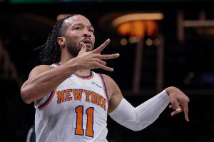 布伦森谈和父亲同队尴尬瞬间：失误时就像犯错小孩总往我爸方向看