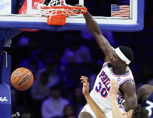 他也会？博纳被放空命中杀死比赛的三分球