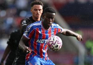 每体：巴萨加入签约格伊竞争，备选施洛特贝克+于帕梅卡诺等人