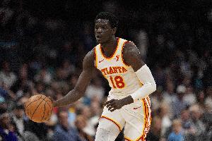 压制对手！老鹰首节33-23领先骑士10分 盖耶4中4得分上双