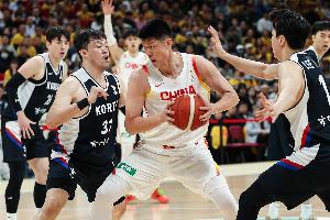 体坛周报：又一次，中国男篮迷失在了五棵松