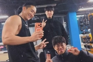 Kanavi分享健身视频：最近健身非常努力！For a real man！