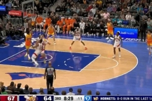 要反攻了？米勒突破抛投再中 黄蜂10-0追到差1分！