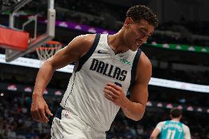 效果拔群！德怀特·鲍威尔4中3砍下9分5板3助+生涯新高的6次抢断