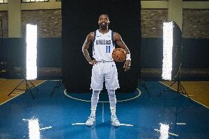 欧文借用歌词勉励球队：当逆境来临时 你们是否依然支持我们？