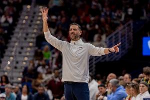 鹈鹕临时主帅：打小是湖蜜 去年成为湖人主帅候选人感觉很不真实