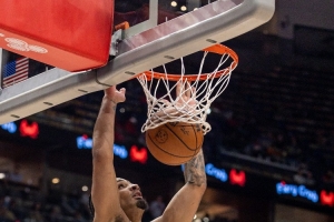 外线有谱！皮维同样位置飙中2记三分 帮助鹈鹕苦苦支撑