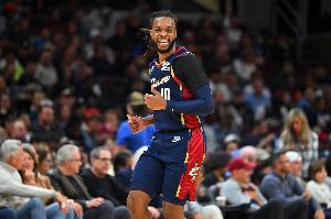 挖坑太大！今天骑士仍进了20记三分 仍2分惜败于凯尔特人