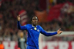 查洛巴：里斯·詹姆斯以身作则 少一人作战并未影响到我们