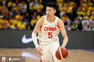 下半场也不灵了！廖三宁8中4拿到8分8助1断 5次失误