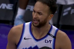 手上活还在！李凯尔单打卡佩拉 转身勾手柔和命中！