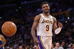 同是年轻人！阿杜打3分钟 2个双向随队 布朗尼被下放......