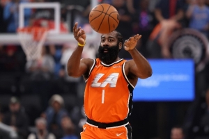 队记：哈登肯定想离开不堪的快船 但现在寻求交易也面临重重困难