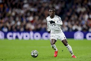 刚复出就伤！科贝：皇马后卫门迪预计伤缺三周，明年初重返赛场