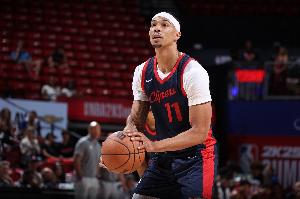 屋漏偏逢连夜雨！快船刚复出的乔丹·米勒因下背部紧张提前退赛