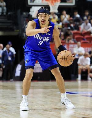 基德称赞瑞安·内姆哈德：落选秀送出10助攻很特别 队友都喜欢他