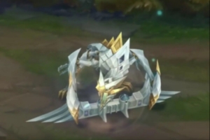 26赛季新皮肤曝光：德玛西亚主题岩雀泰坦大虫子，彩色玻璃莫甘娜