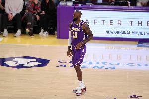 詹姆斯：我不认为我们非得经历这场失利 才能把专注度提上来