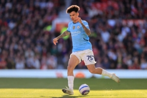 奥赖利：我认为我踢左后卫进步很大 哈兰德的跑位非常出色