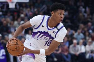 填满数据栏！新秀贝利11中5拿到13分3板3助2断3帽