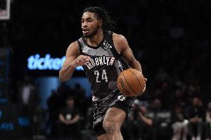 腿筋拉伤！队记：卡梅隆·托马斯本周末接受MRI检查 之后更新情况