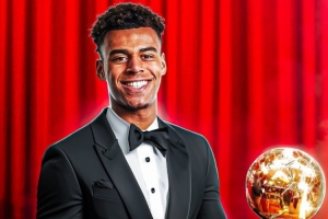 自豪！杜埃领取2025年欧洲金童奖，巴黎官方社媒晒海报祝贺