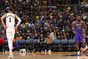 老詹文班恐无缘最佳阵容 出场数要求究竟提升还是削弱了比赛质量