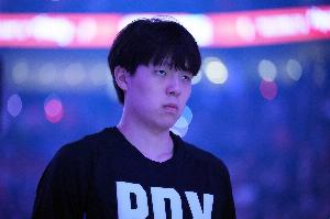 开拓者媒体人：杨瀚森在防守端不像个NBA球员 不知他能否弥补差距