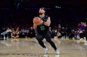 外线神准！阿尔瓦拉多三分4中4 砍下14分3篮板3助攻